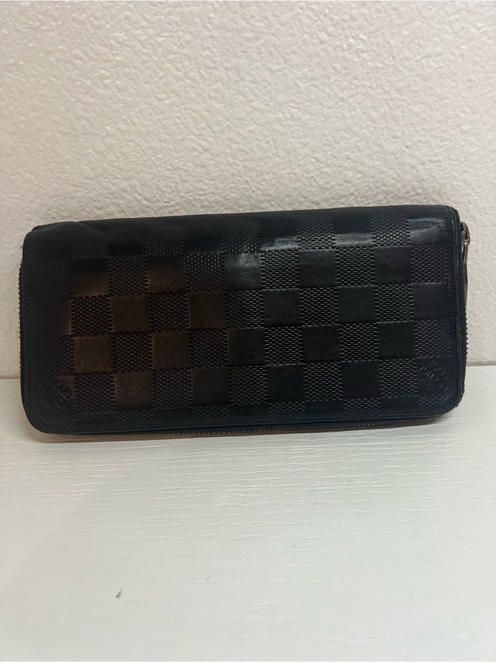 Louis Vuitton: Zippy Wallet Damier Infini - Picture 2 of 15